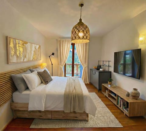 Kitchen or kitchenette, kitchen