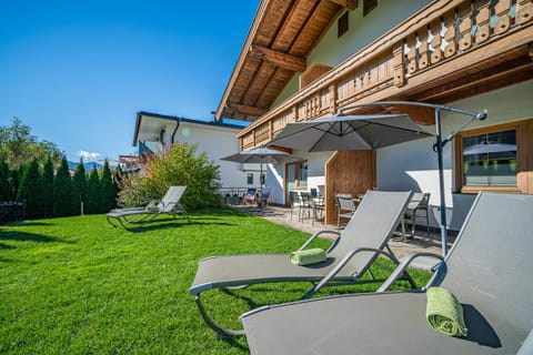 Spring, Summer, Garden, View (from property/room), Balcony/Terrace, Garden view, sunbed