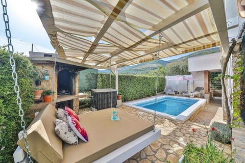 Day, Natural landscape, Pool view, Swimming pool