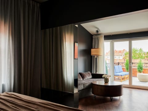 Living room, Photo of the whole room, Seating area