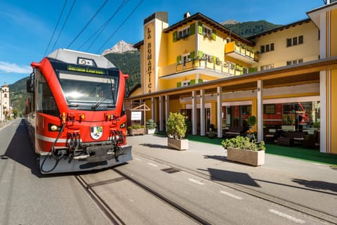 Property building, Day, City view, Mountain view