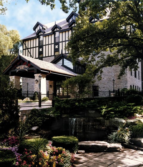 Facade/entrance, Garden