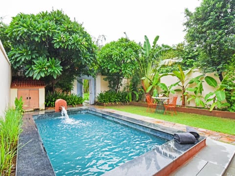 Garden, Swimming pool