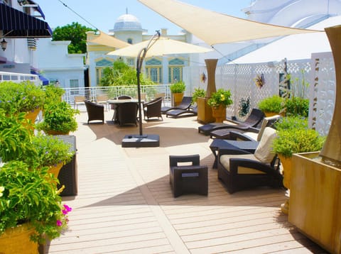 Facade/entrance, Lounge or bar