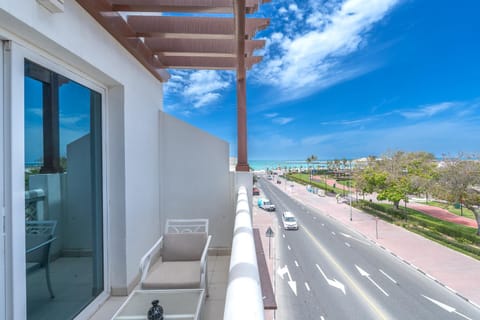 View (from property/room), Balcony/Terrace, Landmark view