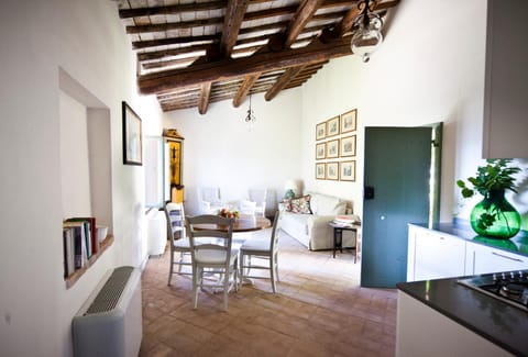 Communal lounge/ TV room, Living room, Dining area