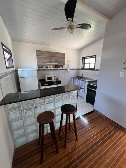 Kitchen or kitchenette, Dining area, oven, stove