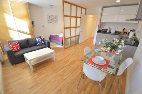 Kitchen or kitchenette, Living room, Dining area, Bedroom