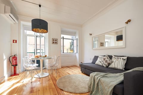 Living room, Seating area, Dining area, air conditioner