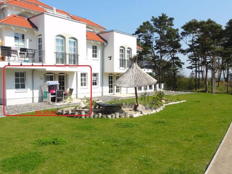 Property building, Facade/entrance, Garden