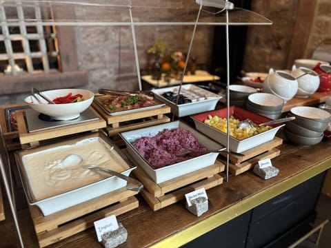 Breakfast, Buffet breakfast