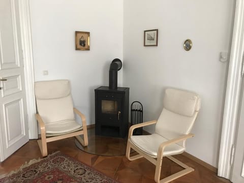 Living room, Decorative detail, Seating area