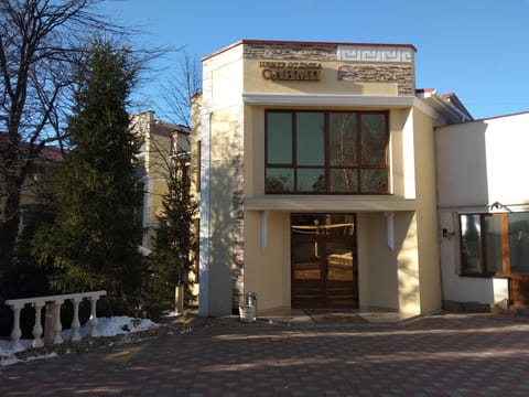 Restaurant/places to eat, Facade/entrance