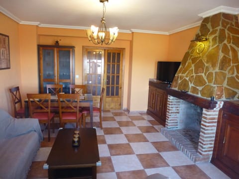 Photo of the whole room, Dining area