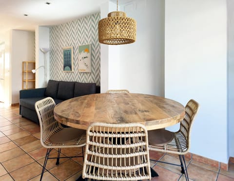 Seating area, Dining area