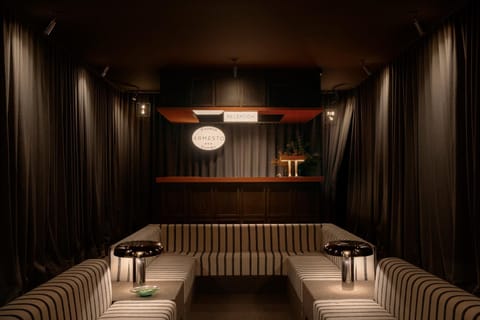 Lobby or reception, Seating area