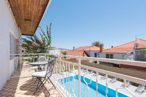 Balcony/Terrace, Swimming pool, Swimming pool