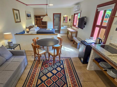 Bed, Photo of the whole room, Seating area