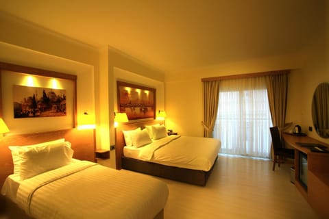 Bedroom, bunk bed