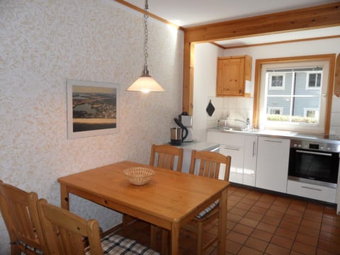 Kitchen or kitchenette, oven