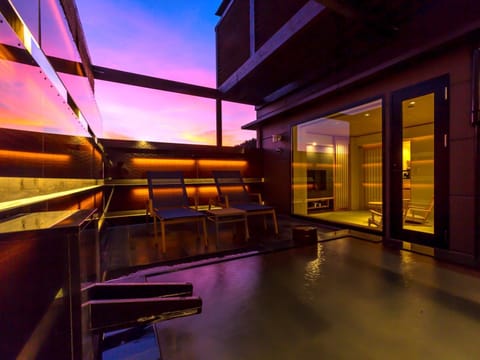 Bathroom, Sunset