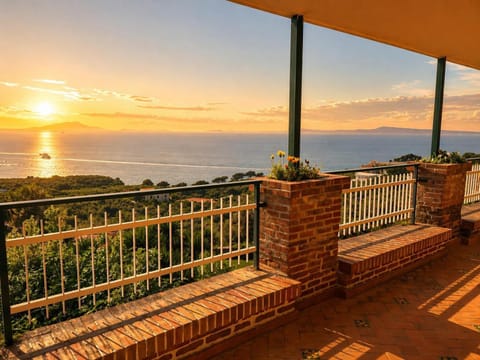 Balcony/Terrace, Balcony/Terrace, Sea view, Street view, Sunset