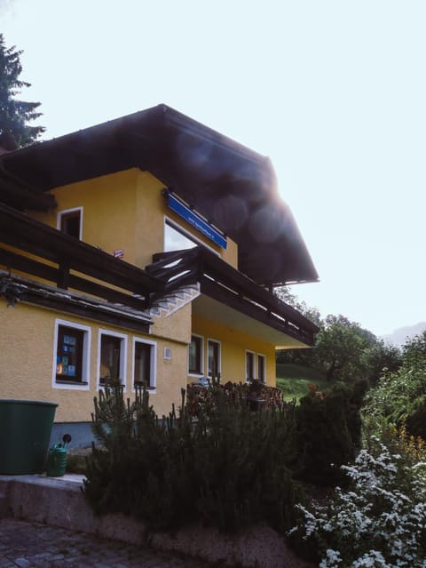 Property building, Day, Natural landscape, Summer, Mountain view