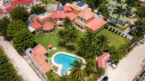 Property building, Garden view, Pool view, Swimming pool