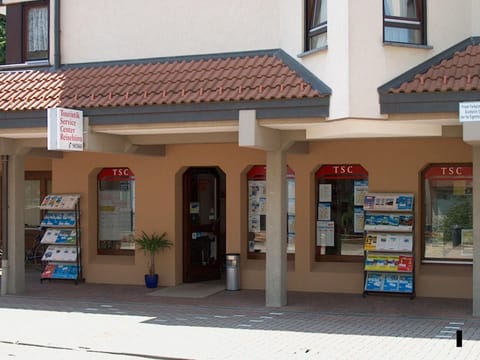 Lobby or reception, Other
