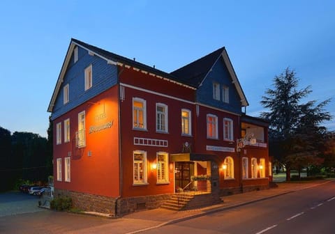 Property building, Restaurant/places to eat, Street view