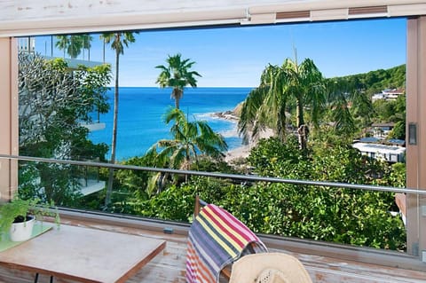 Patio, Balcony/Terrace, Balcony/Terrace, Living room, Seating area, Dining area, Beach, On site, Sea view, Sea view