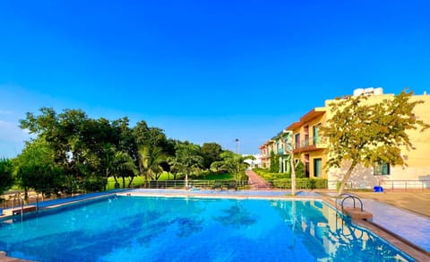 Property building, Swimming pool