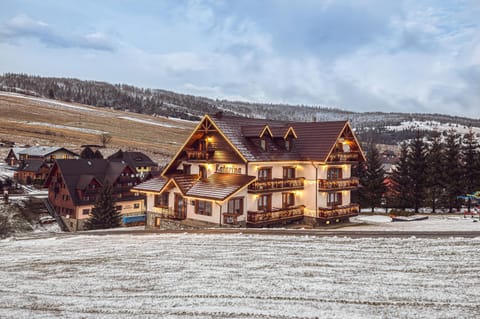 Property building, Neighbourhood, Winter