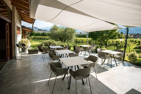 Property building, Breakfast