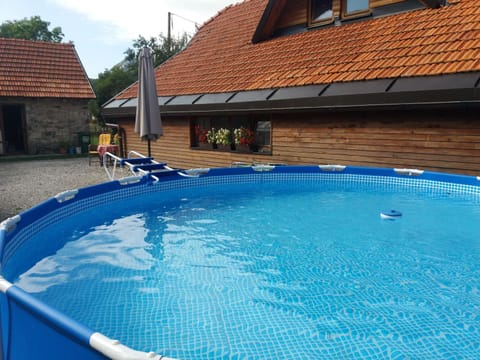 Swimming pool, Swimming pool