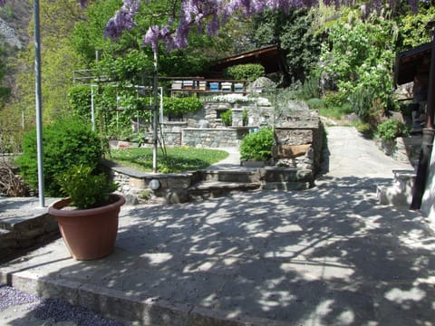 Le Rocher House in Châtillon