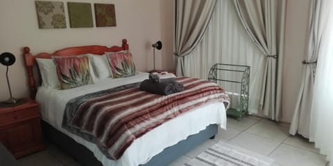 Oudtshoorn Guest House Bed and Breakfast in Western Cape