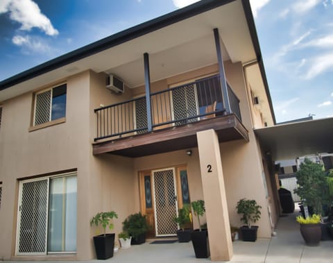 Property building, Facade/entrance, Internal: Not applicable to any particular room