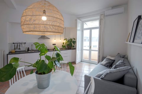 Kitchen or kitchenette, Living room, Seating area