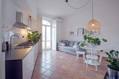 Kitchen or kitchenette, Living room, Dining area