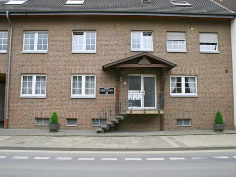 Facade/entrance, Street view