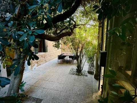 Garden, Dining area