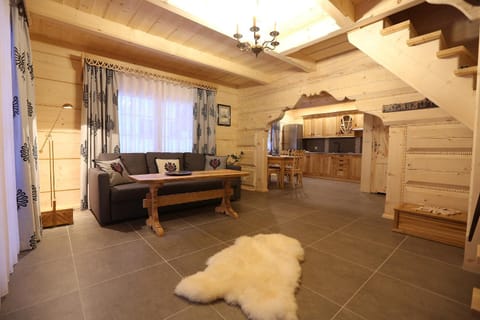 Communal lounge/ TV room, Living room, Seating area