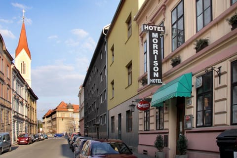 Landmark view, Street view
