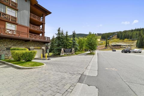 Tucker Mountain Lodge 102 Condo Apartment in Copper Mountain