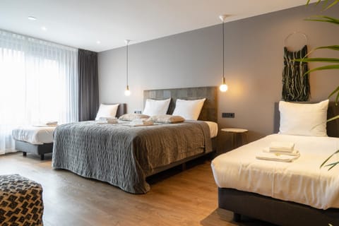 Bed, Photo of the whole room, Decorative detail