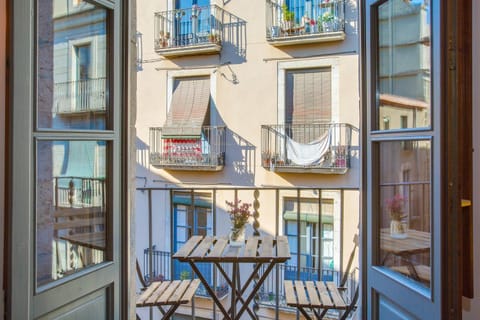 Nearby landmark, Neighbourhood, View (from property/room), Balcony/Terrace, City view, Landmark view, Shopping Area