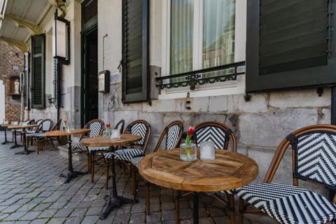 Facade/entrance, Balcony/Terrace, Lounge or bar