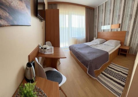 Bed, TV and multimedia, Coffee/tea facilities, View (from property/room), View (from property/room), Balcony/Terrace, Balcony/Terrace, Other, Other, Other, Photo of the whole room, Decorative detail, Decorative detail, Bedroom