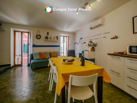 El Nin Apartment with Terrace & AC Apartment in Vernazza